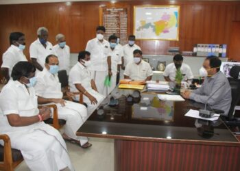 அரசு திட்ட பணிகள் வழங்காமல் புறக்கணிப்பு – பூண்டி வட்டார வளர்ச்சி அதிகாரி மீது கழகம் புகார்