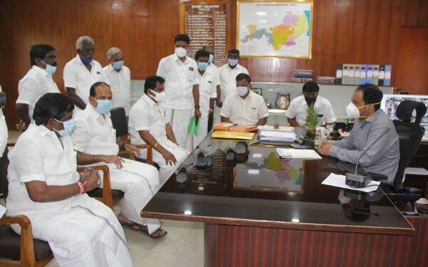 அரசு திட்ட பணிகள் வழங்காமல் புறக்கணிப்பு – பூண்டி வட்டார வளர்ச்சி அதிகாரி மீது கழகம் புகார்