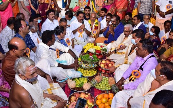 ஆரியங்காவு தர்மசாஸ்தா கோயிலில் ஸ்ரீ புஷ்கலா தேவி திருக்கல்யாணம் – முன்னாள் அமைச்சர் ஆர்.பி.உதயகுமார் பங்கேற்பு