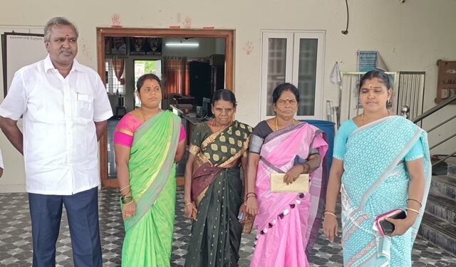 வாலாஜாபாத் பேரூராட்சி கூட்டத்திலிருந்து கழக கவுன்சிலர்கள் வெளிநடப்பு