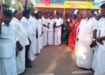 எடப்பாடியார் பொது செயலாளர் ஆக வேண்டும் -திருப்புல்லாணி ஒன்றிய கழக கூட்டத்தில் தீர்மானம் நிறைவேற்றம்