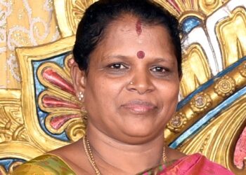 எடப்பாடியார் தான் தலைமை ஏற்க வேண்டும்-முன்னாள் அமைச்சர் எஸ்.வளர்மதி பேட்டி