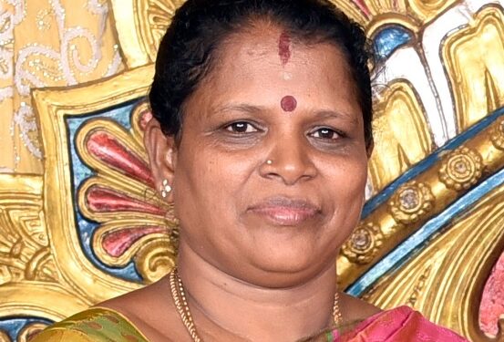 எடப்பாடியார் தான் தலைமை ஏற்க வேண்டும்-முன்னாள் அமைச்சர் எஸ்.வளர்மதி பேட்டி