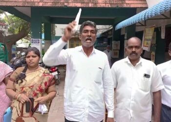 திருக்கழுக்குன்றம் பேரூராட்சி தலைவரை கண்டித்து கழக உறுப்பினர்கள் வெளிநடப்பு