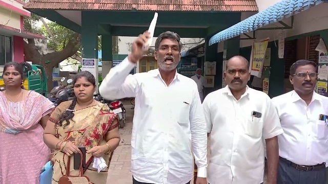 திருக்கழுக்குன்றம் பேரூராட்சி தலைவரை கண்டித்து கழக உறுப்பினர்கள் வெளிநடப்பு