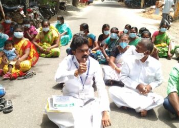 கோவில்பட்டி நகராட்சியை கண்டித்து கழக கவுன்சிலர் தலைமையில் மறியல்