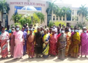 விடியா ஆட்சியின் காவல்துறையை கண்டித்து பொதுமக்கள் திடீர் முற்றுகை போரட்டம்