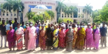 விடியா ஆட்சியின் காவல்துறையை கண்டித்து பொதுமக்கள் திடீர் முற்றுகை போரட்டம்