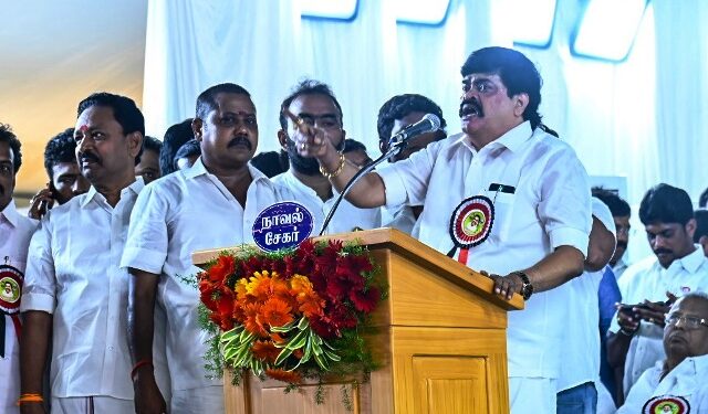பட்டாசு தொழிலை பாதுகாத்தவர் எடப்பாடியார்-கே.டி.ராஜேந்திரபாலாஜி பேச்சு