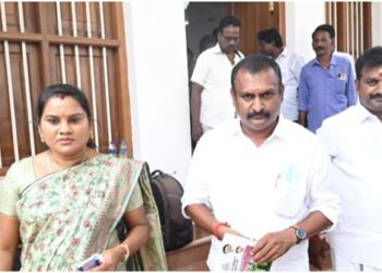 கோவை மாநகராட்சி பட்ஜெட்டை எதிர்த்து கழக மாமன்ற உறுப்பினர்கள் வெளிநடப்பு