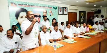 தி.மு.க. அரசின் உண்மை நிலையை தோலுரித்து காட்டுவோம்  -கழக அம்மா பேரவை செயலாளர் ஆர்.பி.உதயகுமார் உறுதி