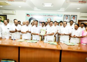 தமிழகத்தில் மீண்டும் அம்மா ஆட்சி மலர்ந்திட அயராது உழைப்போம்