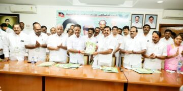 தமிழகத்தில் மீண்டும் அம்மா ஆட்சி மலர்ந்திட அயராது உழைப்போம்