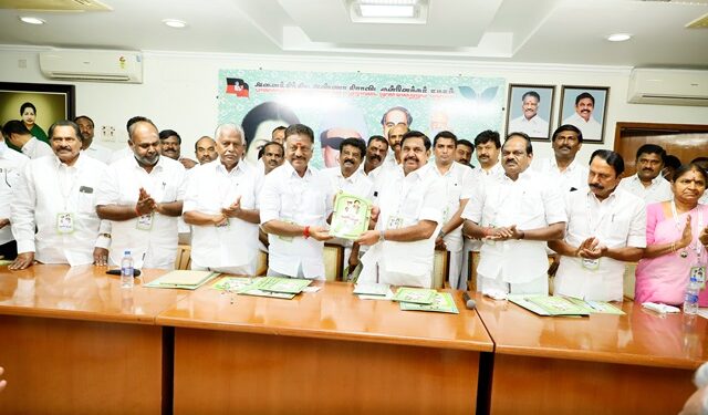 தமிழகத்தில் மீண்டும் அம்மா ஆட்சி மலர்ந்திட அயராது உழைப்போம்