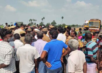 திருப்பூர் அருகே பொதுமக்கள் திடீர் மறியல்
