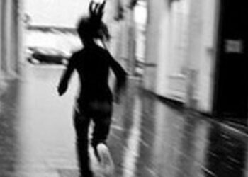 ரூ.10 லட்சம் கேட்டு நண்பனையே கடத்திய கும்பல் -போலீசை கண்டதும் தப்பி ஓட்டம்