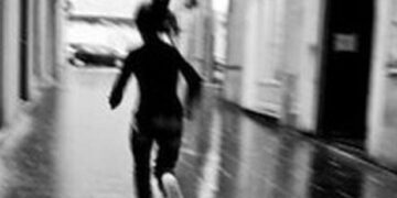 ரூ.10 லட்சம் கேட்டு நண்பனையே கடத்திய கும்பல் -போலீசை கண்டதும் தப்பி ஓட்டம்