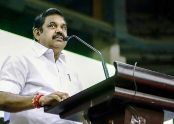 வாக்குறுதிகளை நிறைவேற்ற இயலாததை மறைக்க கழகத்தினர் மீது பொய் வழக்கு- எதிர்க்கட்சி தலைவர் குற்றச்சாட்டு