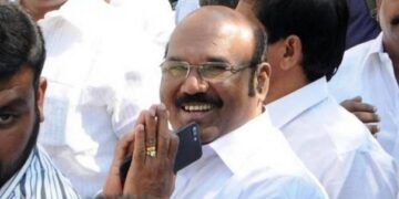 உணவு இருக்கும் தட்டிலேயே கை கழுவலாமா?முன்னாள் அமைச்சர் டி.ஜெயக்குமார் கேள்வி