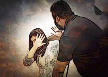 டெல்லியில் ஓடும் பேருந்தில் சிறுமிக்கு பாலியல் வன்கொடுமை – ஓட்டுநர், நடத்துநர் கைது