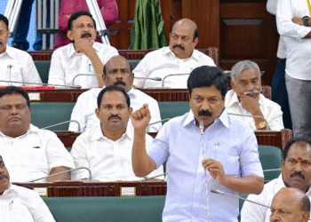 மெரினாவில் புரட்சித்தலைவி அம்மா சிலை முறையாக பராமரிக்க வேண்டும் : சட்டப்பேரவையில் சி.வி.சண்முகம் கோரிக்கை