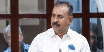 கோவையில் கொல்லப்பட்ட கல்லூரி மாணவர் அமுதன் குடும்பத்திற்கு அரசு வேலை மற்றும் உரிய நிவாரணம் வழங்க வேண்டும் : முன்னாள் அமைச்சர் எஸ்.பி.வேலுமணி எம்.எல்.ஏ., வலியுறுத்தல்