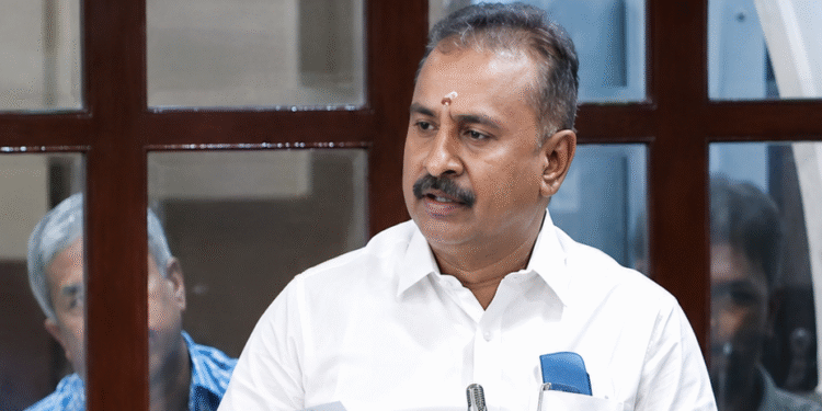 கோவையில் கொல்லப்பட்ட கல்லூரி மாணவர் அமுதன் குடும்பத்திற்கு அரசு வேலை மற்றும் உரிய நிவாரணம் வழங்க வேண்டும் : முன்னாள் அமைச்சர் எஸ்.பி.வேலுமணி எம்.எல்.ஏ., வலியுறுத்தல்