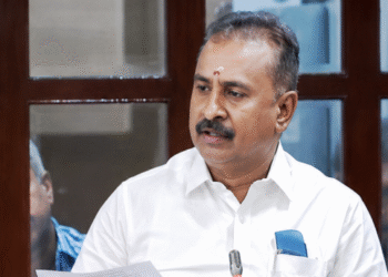 கோவை அரசு மருத்துவமனையில் கூடுதல் மருத்துவர்கள், செவிலியர்கள் நியமிக்க வேண்டும்- முன்னாள் அமைச்சர் எஸ்.பி.வேலுமணி எம்.எல்.ஏ. வலியுறுத்தல்