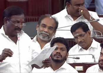 இளைஞர்களை சீரழிக்கும் ஜல்லிக்கட்டு” – தவெக எம்.எல்.ஏ. கருப்பையா பேச்சால் சர்ச்சை