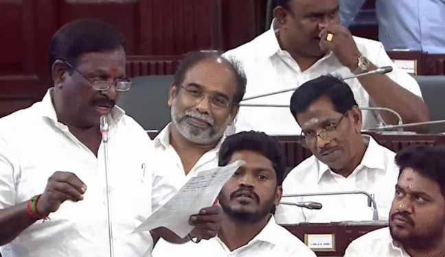 இளைஞர்களை சீரழிக்கும் ஜல்லிக்கட்டு” – தவெக எம்.எல்.ஏ. கருப்பையா பேச்சால் சர்ச்சை