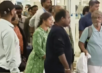 நேபாள வெள்ளத்தில் சிக்கிய 21 தமிழர்கள் சென்னை திரும்பினர்