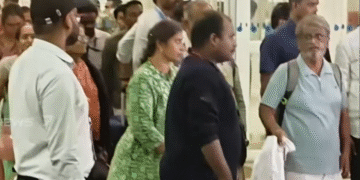 நேபாள வெள்ளத்தில் சிக்கிய 21 தமிழர்கள் சென்னை திரும்பினர்