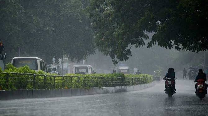 தமிழகத்தில் அடுத்த ஒரு வாரத்திற்கு மழை நீடிக்கும்