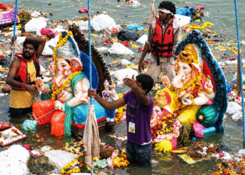 விநாயகர் சிலைகள் கரைப்பு: தற்காலிக குட்டைகள் அமைக்க தமிழக அரசு பரிசீலனை