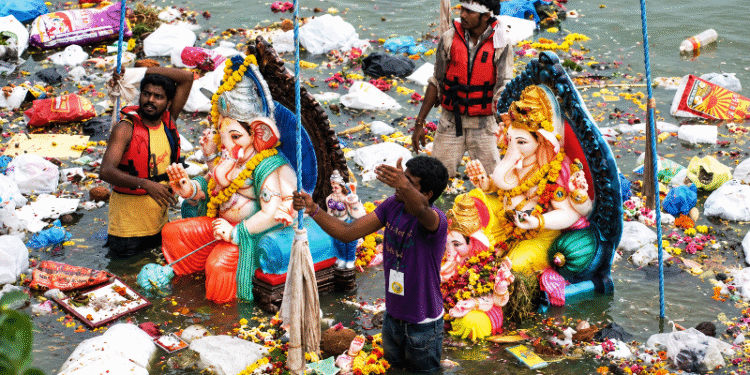 விநாயகர் சிலைகள் கரைப்பு: தற்காலிக குட்டைகள் அமைக்க தமிழக அரசு பரிசீலனை