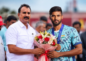 ஆசிய விளையாட்டில் வெண்கலம் வென்ற இந்திய பேட்மிண்டன் அணிக்கு முன்னாள் அமைச்சர்  எஸ்.பி. வேலுமணி வாழ்த்து