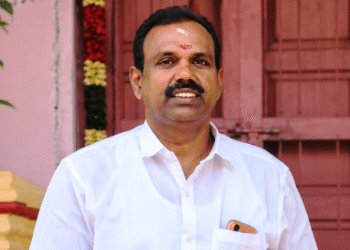 ஸ்ரீரங்கம் கோயில் ரூ.50 கோடி சொத்து அபகரிப்பு புகார்: திமுக பகுதிச் செயலாளர்  மீது வழக்கு
