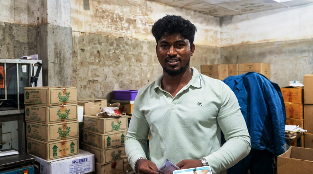 பாட்டிலுக்கு பத்து ரூபாய் கூடுதலாக வசூலித்த 6 டாஸ்மாக் ஊழியர்கள் சஸ்பெண்ட்