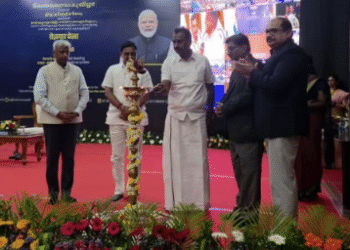 இளைஞர்களுக்கு பணி நியமன ஆணைகளை வழங்கிய முன்னாள் அமைச்சர் SP வேலுமணி