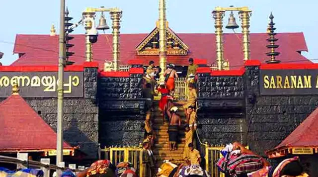 சபரிமலை பாதுகாப்பு அறையில் இருந்த 55 சவரன் தங்கக் கிரீடம் மாயம் – போலி கிரீடத்தால் அதிர்ச்சி!