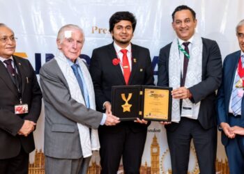 இங்கிலாந்து நாடாளுமன்றத்தில் உரையாற்றி சர்வதேச விருது பெற்ற கோவை டாக்டர் மணிகண்டனுக்கு எஸ்.பி. வேலுமணி பாராட்டு!