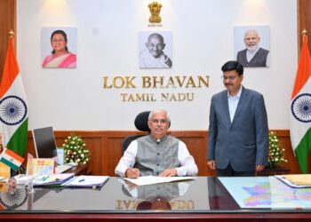 தமிழகத்தின் முழுநேர ஆளுநராக ராஜேந்திர விஸ்வநாத் அர்லேகர் பொறுப்பேற்பு