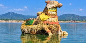மேட்டூர் அணையில் நீர்மட்டம் சரிவு – முழுவதுமாக வெளியே தெரிந்த பழமையான நந்தி சிலை!