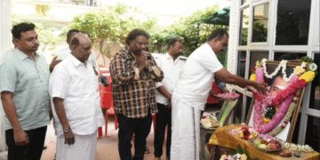 இசையமைப்பாளர் தேனிசைத் தென்றல் தேவா மறைவு: முன்னாள் அமைச்சர் எஸ்.பி. வேலுமணி அஞ்சலி!