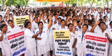 சென்னையில் பணி நிரந்தரம் கோரி போராட்டம்! 200-க்கும் மேற்பட்ட மருத்துவப் பணியாளர்கள் கைது!